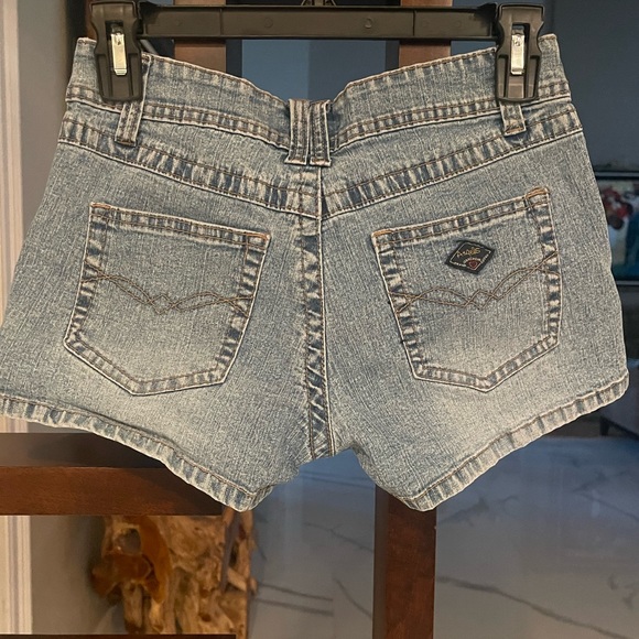 Floral and sequins shorts - Picture 2 of 2